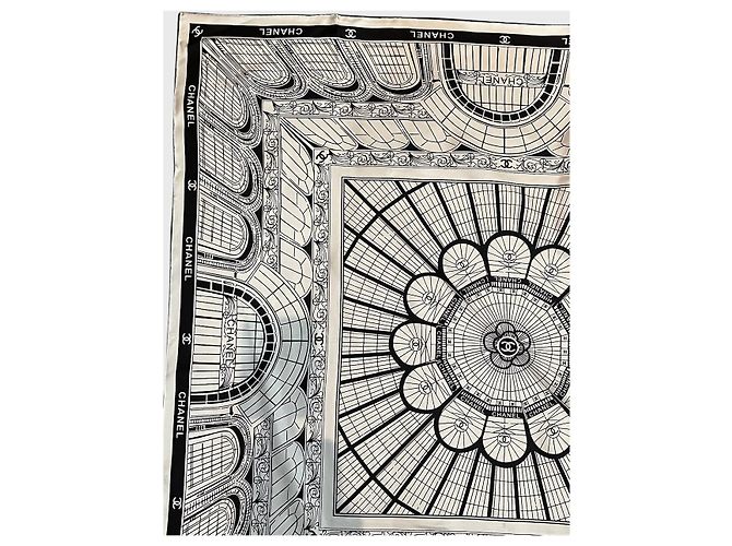Pañuelo Chanel blanco y negro - vista 3