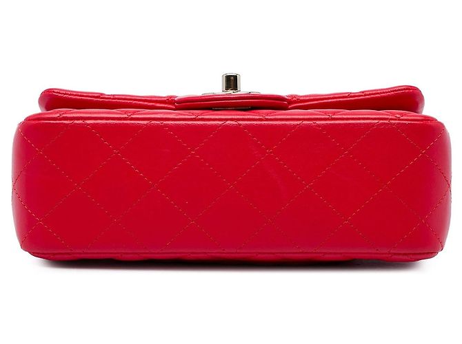 Chanel Mini Rectangular Classic Crossbody Bag aus rotem Lammleder mit einzelnem Verschluss - Ansicht 3