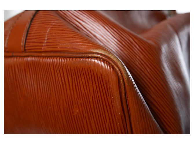 Louis Vuitton, borsa Noe in pelle epi marrone - vista 7