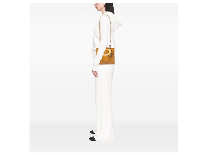 Borsa Lady Dior Medium in pelle verniciata Cannage Gialla - vista 6