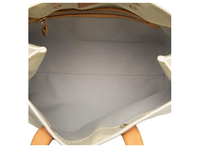 Borsa a mano Louis Vuitton Monogram Vernis Reade PM Bianca - vista 4
