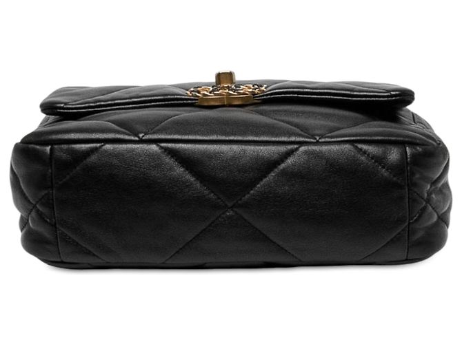 Borsa a patta Chanel 19 Medium in pelle di agnello nera - vista 3