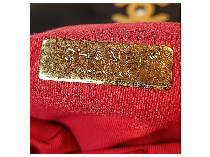 Borsa a patta Chanel 19 Medium in pelle di agnello nera - vista 5