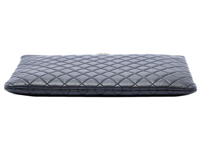 Clutch Chanel Large Quilted Caviar Boy O Case Nera - vista 3