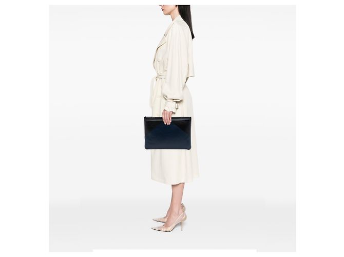Clutch Chanel Boy O Case Large in pelle d'agnello bicolore blu - vista 6