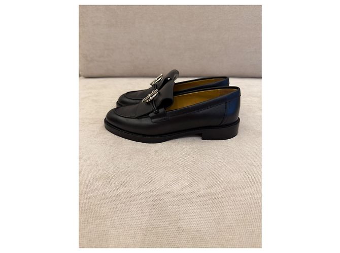 Hermès mocassini in pelle nera con fibbia argentata - vista 5