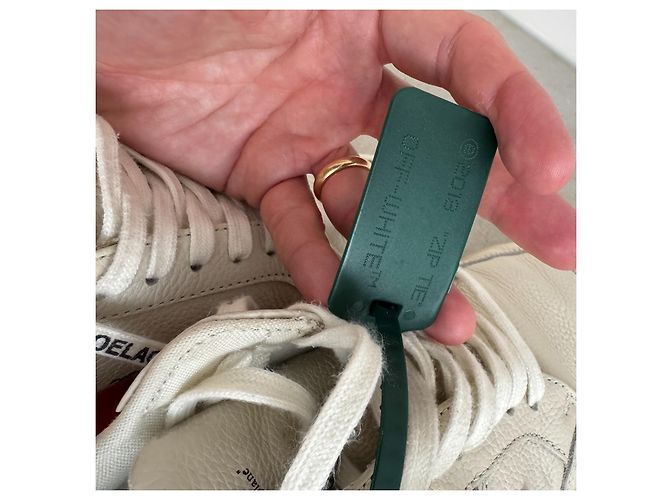 Off White Off-White Sneakers Basse in Pelle Vulcanizzata - vista 6