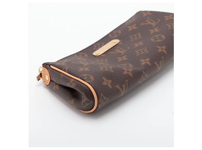 Louis Vuitton Eva Monogram Canvas medium - vista 4