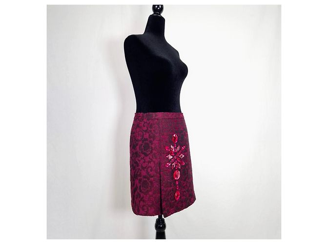 D&G Dolce & Gabbana Falda Mini Brocada Bordeaux Strass - vista 5