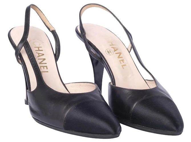 Décolleté Slingback Chanel Vintage in pelle nera e raso con punta a contrasto - vista 2