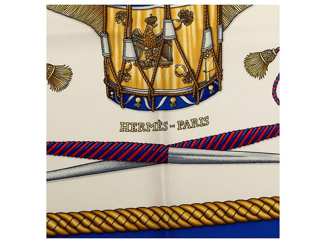 Pañuelo de seda Hermès Les Tambours Blanco 90 - vista 3