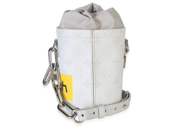 Borsa Nano Louis Vuitton in canvas Monogram bianco Chalk - vista 2