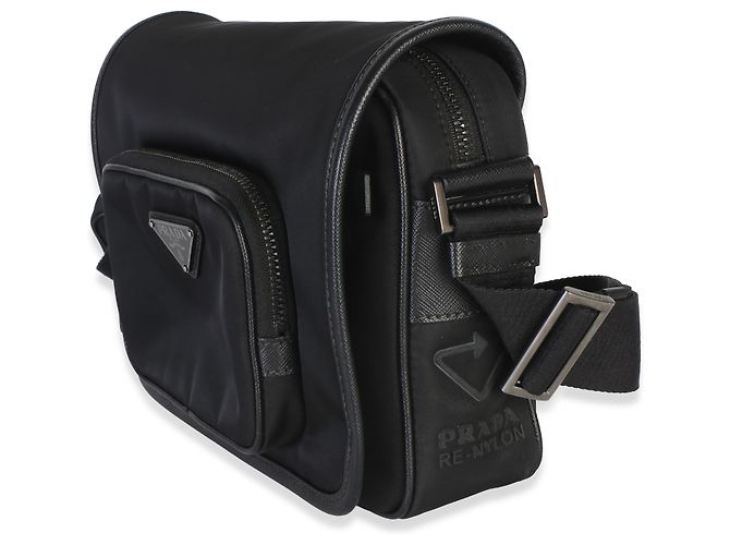 Prada Small Pocket Messenger Bag aus Re-Nylon in Schwarz - Ansicht 3
