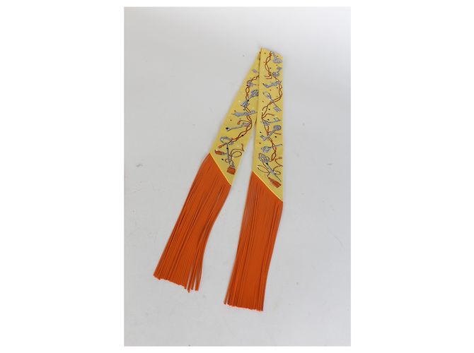 Hermès Jaune Argent Orange Vif Silk Les Cles A Pois Silk Fringe Twilly - vista 5