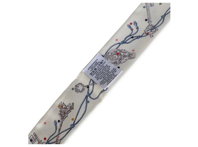 Hermès Creme Gris Perle Multicolore Silk Lambskin Les Cles A Pois Fringe Twilly - vista 2