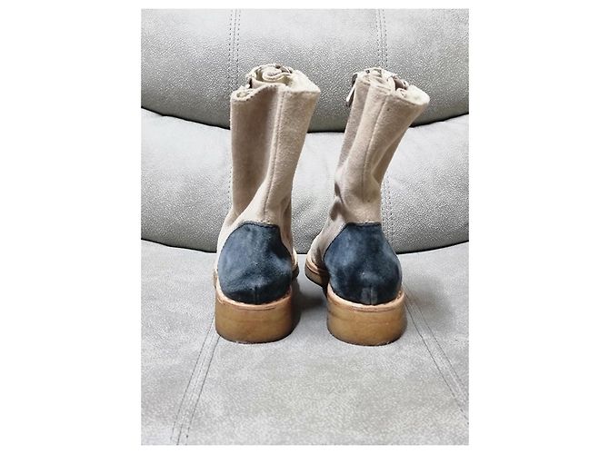 Stivaletti Chanel da donna in camoscio beige - vista 3