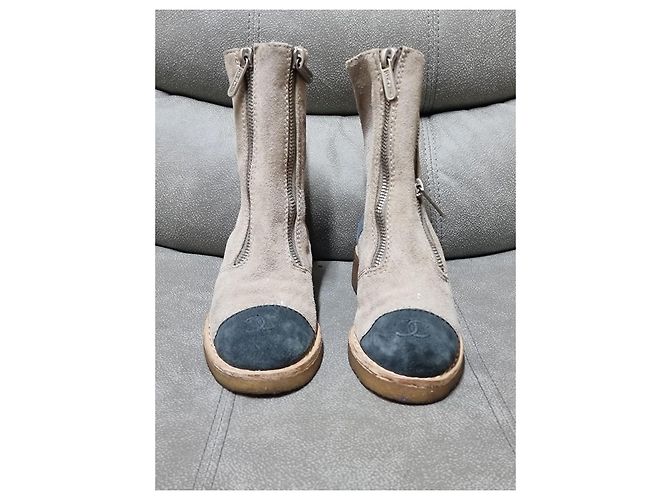 Stivaletti Chanel da donna in camoscio beige - vista 4
