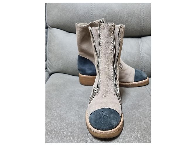 Stivaletti Chanel da donna in camoscio beige - vista 9