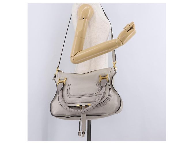 Chloé Bolsa de Ombro Chloe Marcie em Couro Cinza e Dourado - vista 28