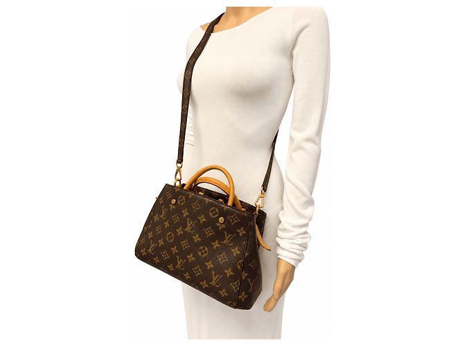 Louis Vuitton Borsa Montaigne BB in tela Monogram marrone - vista 11