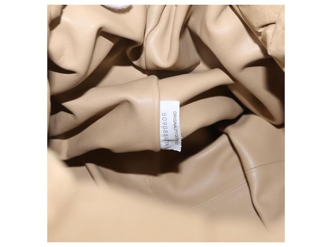 Bottega Veneta Sac à épaule en cuir Paper Beige - vue 12