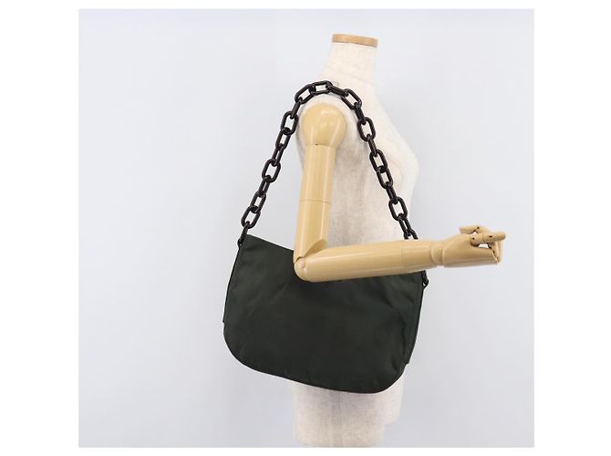 PRADA Schultertasche mit Kette aus Nylon Grün - Ansicht 24