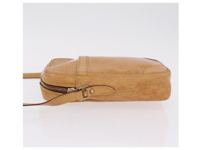 LOUIS VUITTON Epi Danube Shoulder Bag Beige M11910 LV - vista 4
