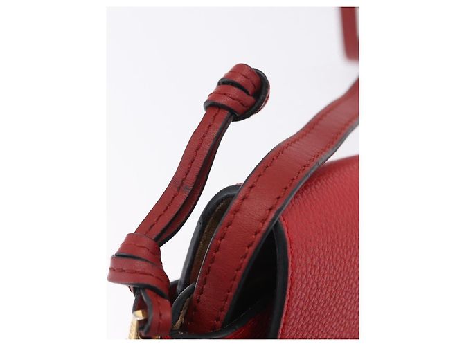 LOEWE Mini Gate Bag Sac à bandoulière en cuir rouge et or - vue 9