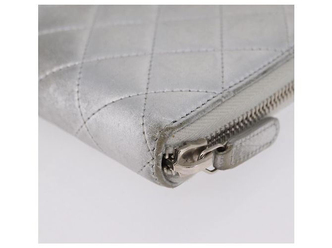 CHANEL Cartera Larga Matelassé de Piel de Cordero Silver CC - vista 13