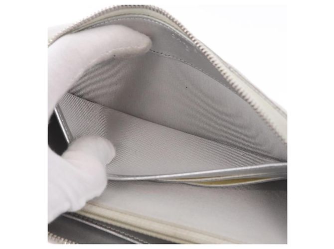 CHANEL Cartera Larga Matelassé de Piel de Cordero Silver CC - vista 18