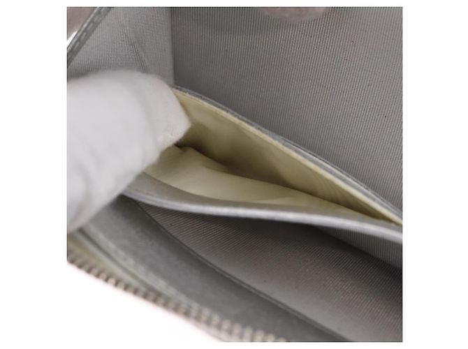 CHANEL Cartera Larga Matelassé de Piel de Cordero Silver CC - vista 22
