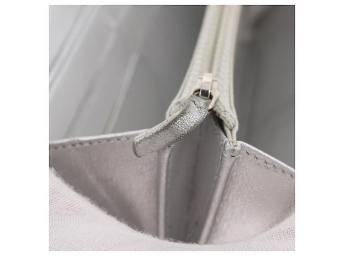 CHANEL Cartera Larga Matelassé de Piel de Cordero Silver CC - vista 23