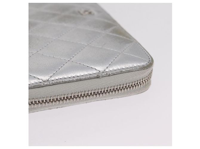 CHANEL Cartera Larga Matelassé de Piel de Cordero Silver CC - vista 6