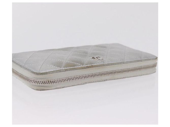 CHANEL Cartera Larga Matelassé de Piel de Cordero Silver CC - vista 8