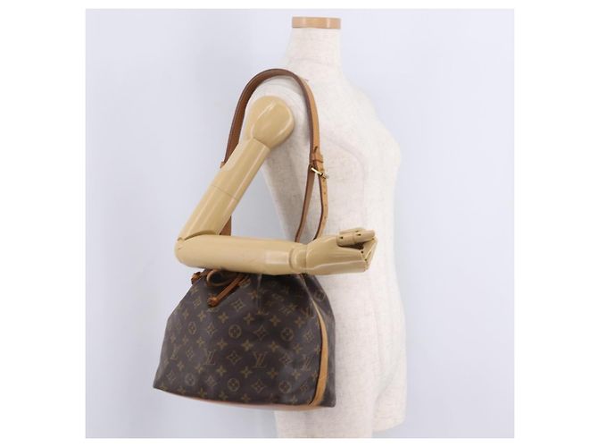 LOUIS VUITTON Monogram Petit Noe Shoulder Bag M42226 LV - vista 25