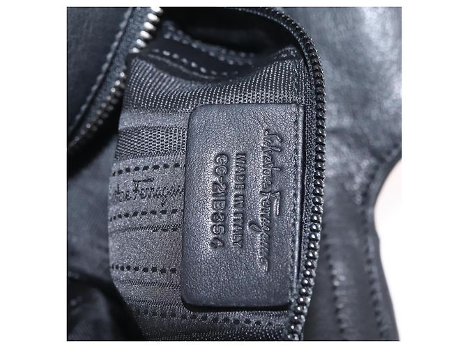 Salvatore Ferragamo Gancini Hand Bag Leather Black Silver - vista 11