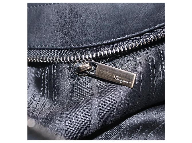 Salvatore Ferragamo Gancini Hand Bag Leather Black Silver - vista 24