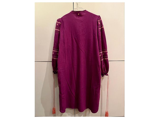Antik Batik Vestido largo de algodón violeta con bordados étnicos - vista 2