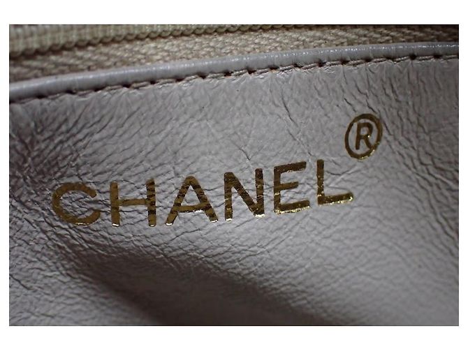 Borsa a tracolla Chanel in camoscio nero con catena dorata - vista 10