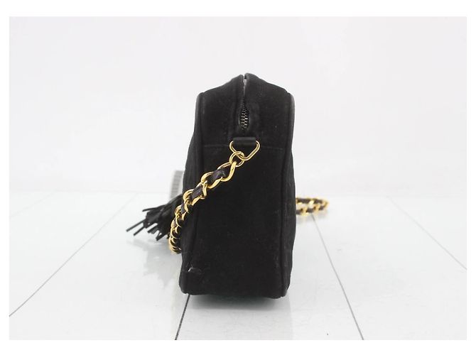 Borsa a tracolla Chanel in camoscio nero con catena dorata - vista 6