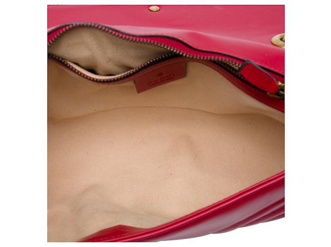 Borsa a tracolla Gucci Red Medium GG Marmont Matelassé in pelle di vitello - vista 4