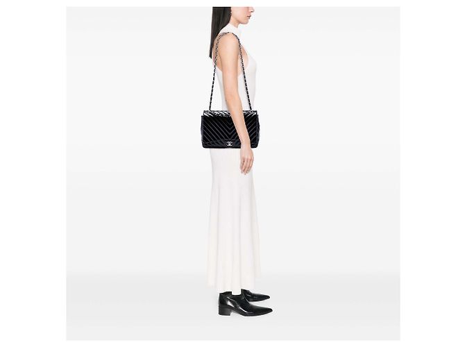 Chanel Black Jumbo Classic Chevron Patent Double Flap - vista 6