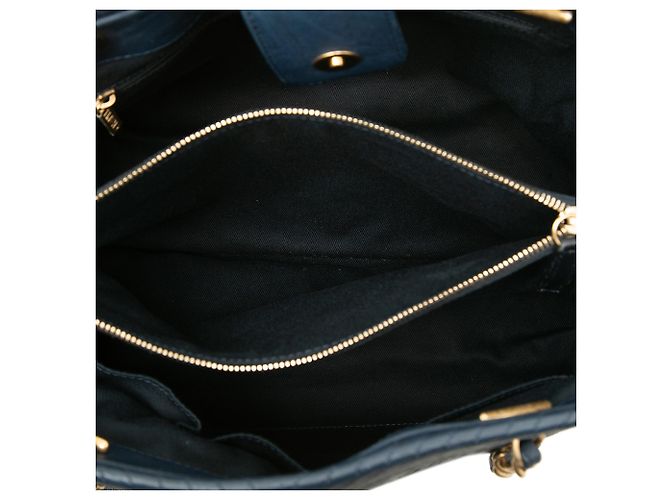 mala Chanel Blue Medium Chevron em couro de bezerro enrugado com medalhão - vista 4