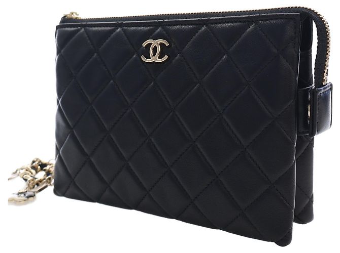 Chanel Black CC Quilted Lambskin Coco Charms Chain Wristlet Pouch - vista 13