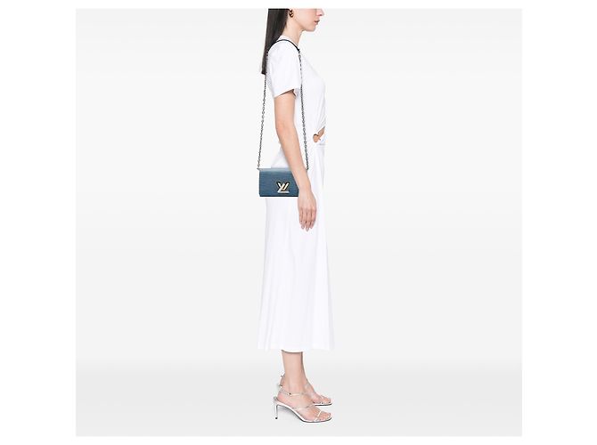 Billetera Twist on Chain Louis Vuitton Blue Epi Denim - vista 5
