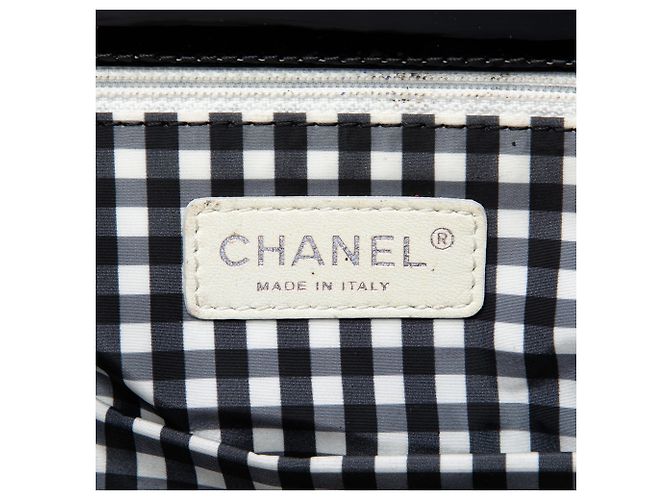 Chanel Black CC Patent Lipstick Ligne Flap - vista 5