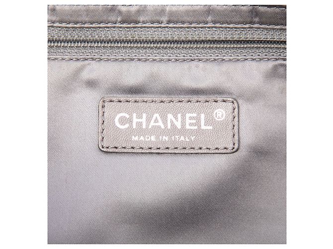 Chanel Black Medium Perforated Calfskin Reissue 2.55 Drill Flap - Ansicht 5