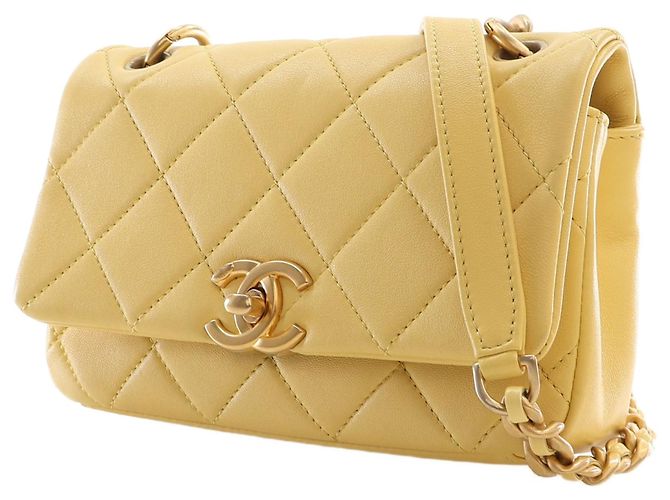 Chanel Yellow Small Quilted Lambskin Chain More Flap - vista 13