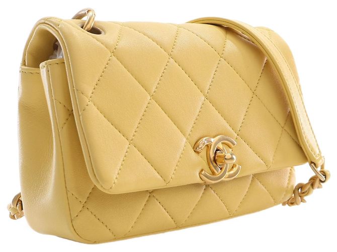 Chanel Yellow Small Quilted Lambskin Chain More Flap - vista 14