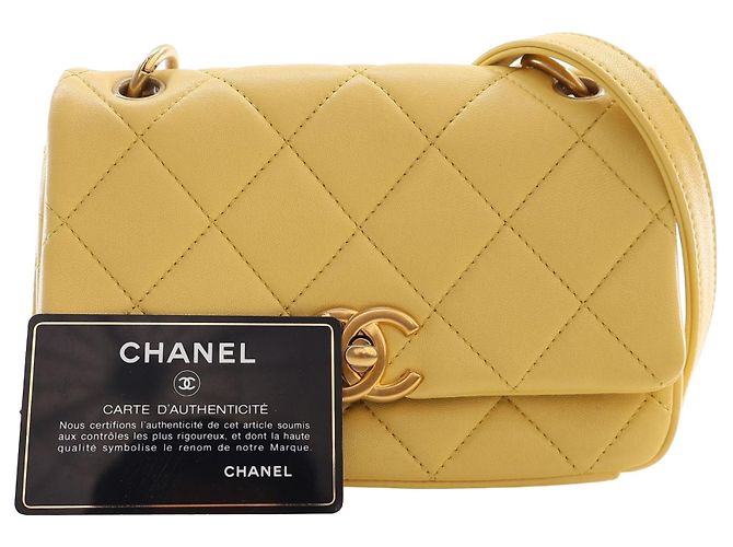 Chanel Yellow Small Quilted Lambskin Chain More Flap - vista 6